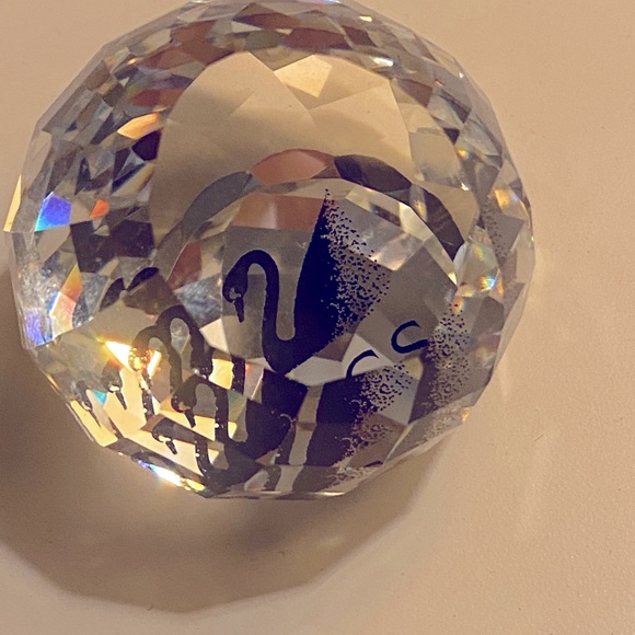 SWAROVSKI CRYSTAL Vintage Swarovski Prism Paperweight w/ black Swan SCS logo - Picture 9 of 12